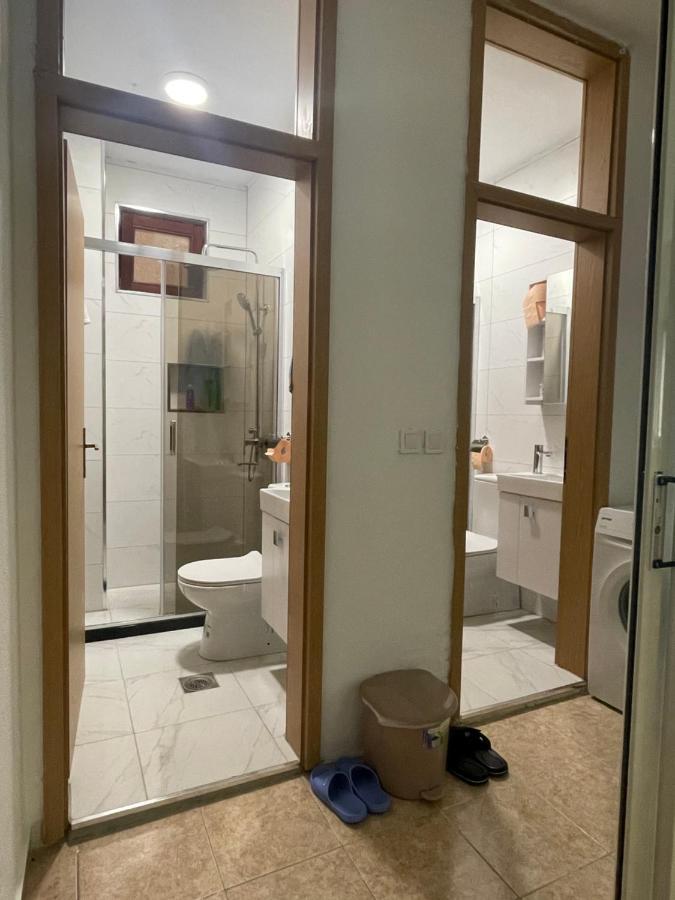 Huge Apartment With A Garden In The City Center Pristina Exterior foto