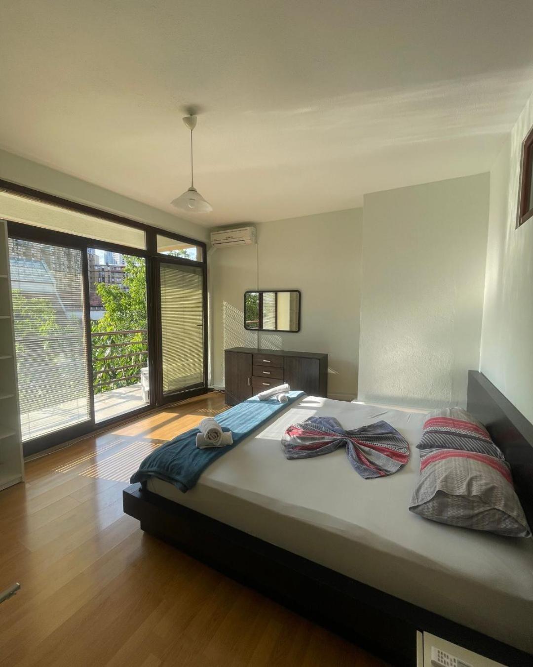 Huge Apartment With A Garden In The City Center Pristina Exterior foto