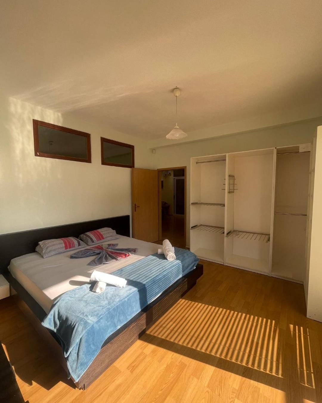 Huge Apartment With A Garden In The City Center Pristina Exterior foto